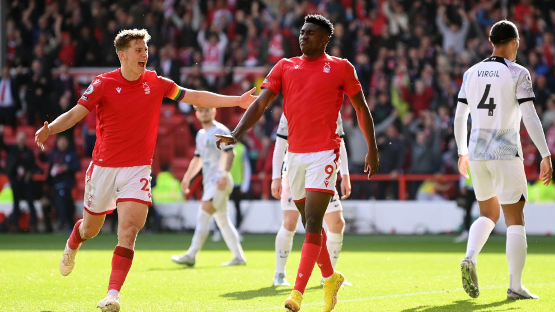 己的球场上 己的球场上