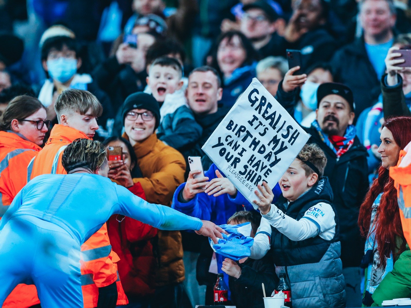 将荣誉置于 将荣誉置于